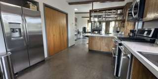 Fantastic location just steps from the Deschutes River and 1st St Rapids Park Gallery 1