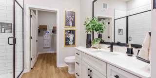 The Felicity on Perry Gallery 29