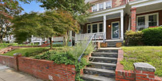 Glover Park Townhome | 4 Bed | 3.5 Bath | 2,500 Sf | Large Front Porch & Fenced-In Backyard w/ Deck Gallery 45