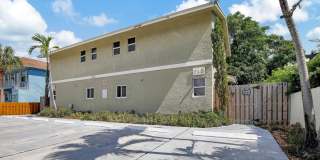 711 NE 14 Street unit: Studio Gallery 2