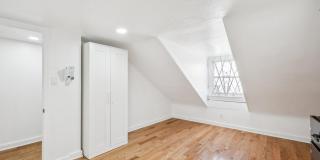 1223 SPRUCE Street Gallery 32