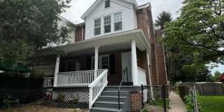 Renovated 3 Bedroom End Unit Available Now! Gallery 1