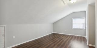 1932 Beech Street Gallery 23
