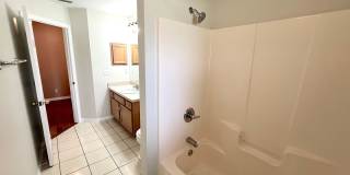 Spacious 4 Bed 3 Bath Home w FULLY FENCED YARD for Rent! Gallery 41