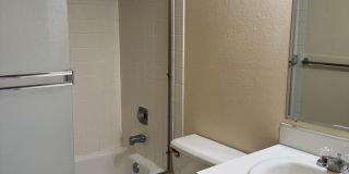 Charming 2-bedroom, 1-bath duplex in Springfield, OR Charming 2-bedroom, 1-bath duplex in Springfield, OR Gallery 16