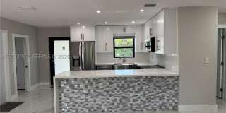 919 NE 4th Ct Gallery 8