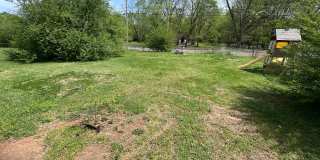 3br 1.5 BA with fence Gallery 12