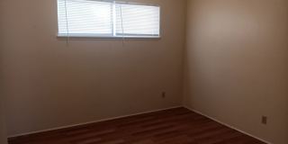 4601 Douglas MacArthur Rd NE Gallery 6