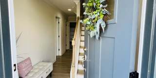 Beautiful 4BR Townhouse in Ballantyne Gallery 7