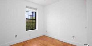 506 Warren Street Gallery 7