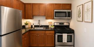 2026 Move-In Special – $500 LEASE SIGNING BONUS!! Spacious 2-Bedroom Condo in Southeast DC – In-Unit W/D & Reserved Parking!! Gallery 1