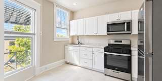 Renovated 2-Bedroom with Rooftop Access Near Downtown & San Pedro Springs Gallery 1