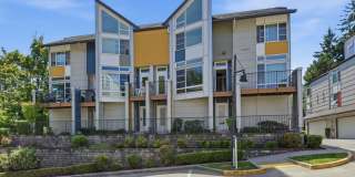 2bd/1.75ba Redmond Townhome Gallery 1