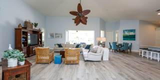 ***STUNNING POOL HOME***4BEDS / 4BATHS***GOLDEN SHORES***FURNISHED SEASONAL RENTAL*** Gallery 5