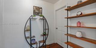 1714 Costado St Gallery 9