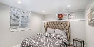 Beautifully Fully-Furnished Duplex in Old Town Gallery 21