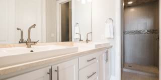2/2/1 Condo in Town Creek / Walk to Dos Rios / Community Pool/Fridge, Washer & Dryer Included / Balcony / NBISD *2 weeks free rent* Gallery 12