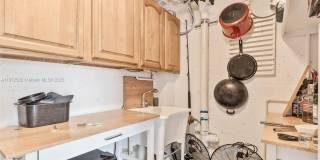 325 Calusa St Gallery 8