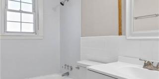 500 Bethania Street Gallery 7