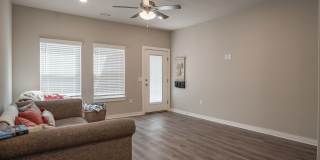 2 bedroom 2.5 bath home located in Fayetteville, AR Gallery 16