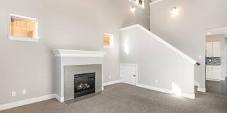 Beautiful townhome in Empire Crossing with mountain views! Beautiful townhome in Empire Crossing with mountain views! Gallery 15