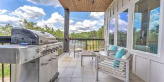 2488 Waterfront Park Gallery 28