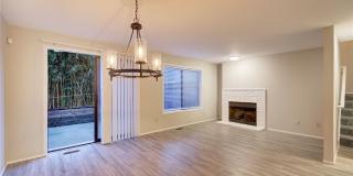 2Bd/1.5Ba Kirkland Townhome Gallery 3
