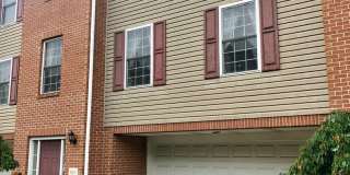 Beautiful 3 Bedroom Townhome In Bloomfield/Shadyside.  Ideal Location.  Available Late August. Gallery 1
