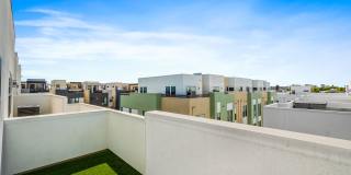 Gorgeous 4 Story Townhome Available in the Highly Desired 17 West Community! Gallery 37