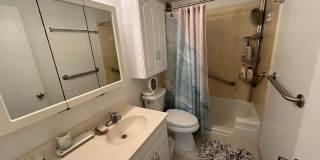 Fully furnished 1 bedroom w/ parking near Hawaii Convention Center, Ala Moana Shopping Center and Beach Park! Gallery 20