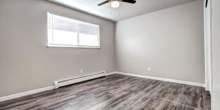 5351-61 Everett Street Gallery 17