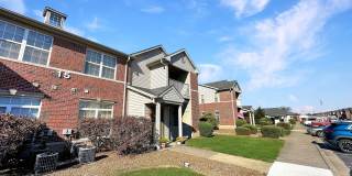 Walking Trails*******Castle School System********Large 3 Bedroom Gallery 1