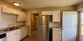 2422 W Savannah - 3 Bedroom, 2 Bathroom Townhome Gallery 18
