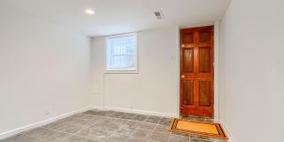 1138 W LOMBARD Street Gallery 24