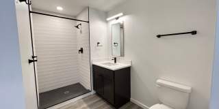 725 W Pratt Gallery 23