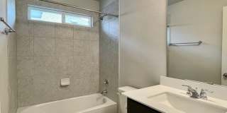 Beautiful Home in a Fantastic Community! Reduced Deposit! Gallery 12