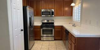Cozy Town Home For Rent Gallery 15