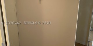 300 Crestwood Ct N Gallery 15