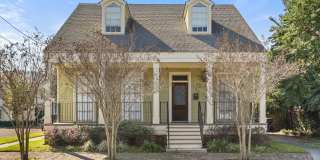 Gorgeous 3BD/3.5BA Uptown Home with A Large Fenced in Backyard Gallery 1