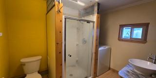 For Rent: 2 Bed/1 Bath Home Downtown Gallery 8