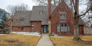Gorgeous 5 Bedroom / 4.5 Bath Home located right off Happy Hollow Blvd! Gallery 1