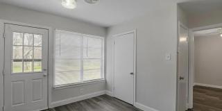 128 Vandenburg Drive Gallery 1