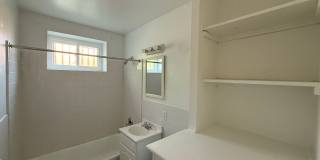 Gross Street Gallery 28