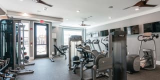 Vintage Foxland Apartments Gallery 26