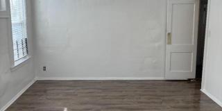 30 Underwood St Gallery 13