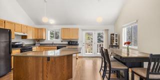 382 Summit Drive Gallery 4