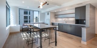 660 Washington Gallery 58