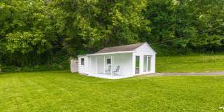 Cozy 2BD/2BTH in South Knoxville Gallery 7