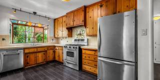 2 bed + 2 bath in amazing location!! Gallery 9