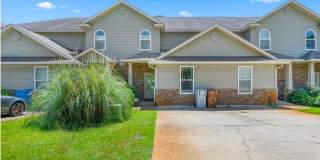 4 Bed Navarre Townhome in Pool Community Gallery 1